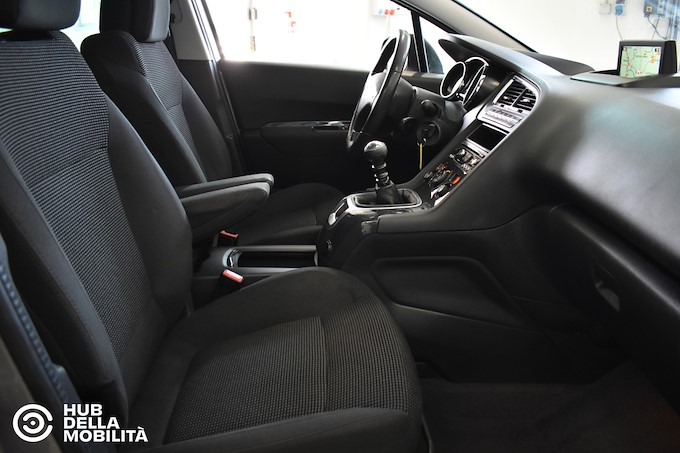 PEUGEOT 5008 2.0 HDi 150CV Active